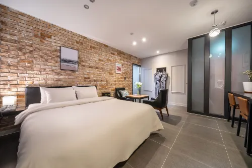 Siheung Bunny Hotels in Сіхин