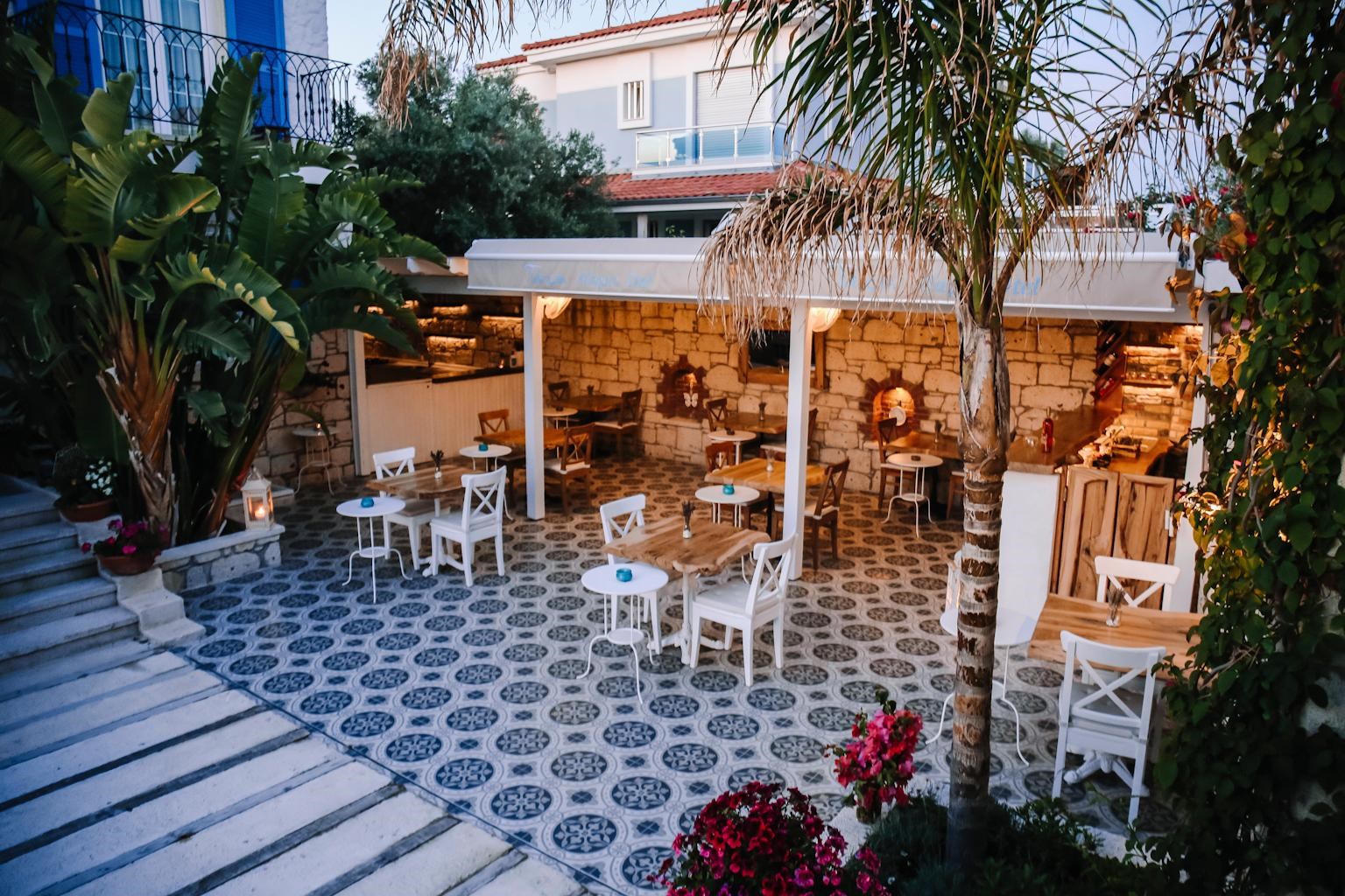 Tarcin Alacati Otel - Adults Only