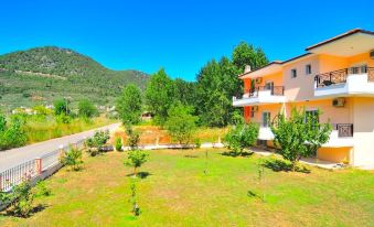 Hotel Georgia - Elegant Rooms Near the Golden Beach in Thassos Island