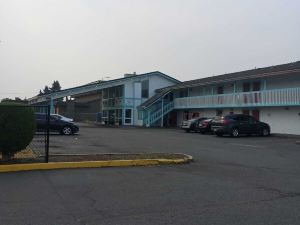 South Tacoma Suites