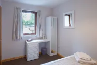 Contemporary One Bedroom Apartment Close to All Amenities in Conservation Area Hotels in Tain