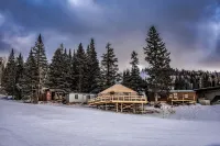 Kings House Motor Hotel Hotels near lululemon