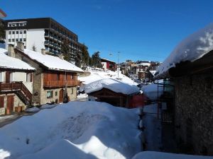 Baita Plagnol Near Sestriere Ski Slopes