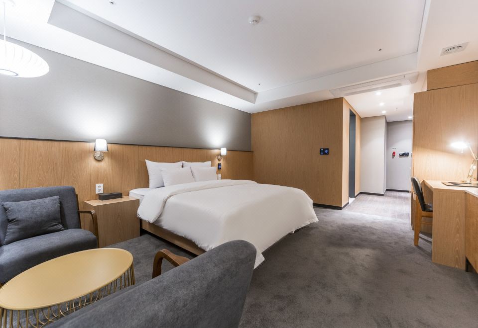 5. 하운드호텔..