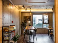 Cornerstone Hotel Jeju Отели рядом с достопримечательностью «Парк Мунбу»