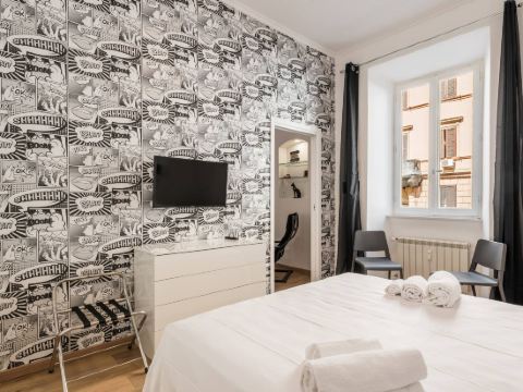 New Completely Renovated Apt in Vatican Peppes