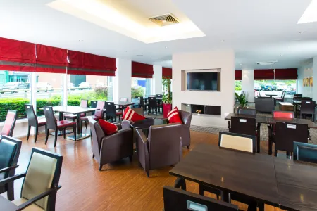 Holiday Inn Express Leeds - City Centre Отели рядом с достопримечательностью «O2 Academy Leeds»