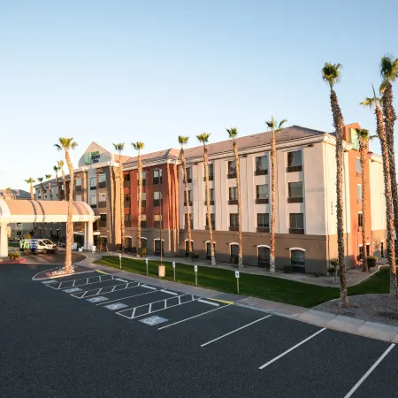 Holiday Inn Express & Suites YUMA by IHG