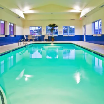 Holiday Inn Express & Suites DICKSON by IHG