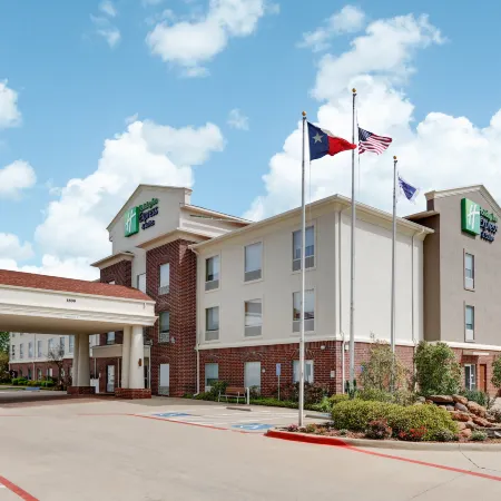 Holiday Inn Express & Suites CLEBURNE by IHG