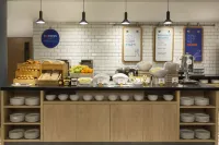Holiday Inn Express CHELTENHAM TOWN CENTRE by IHG - sarapan
