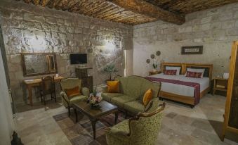 Kalsedon Cave Suites