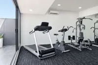 Punthill Oakleigh Hotels in Chadstone