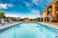 Quality Inn & Suites Hotels in Orangeburg