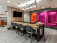 Hampton Inn Oakland Downtown-City Center Hotels near Paramount Theater