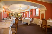 Clos de Vallombreuse the Originals Relais Hotels in Plomodiern