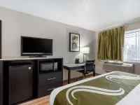 Quality Inn Hotels near Pittsburgh International Airport