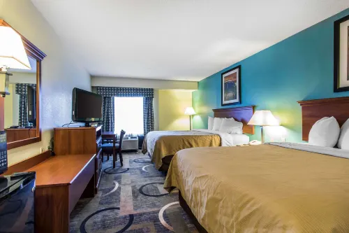 Baymont by Wyndham Memphis I-40 - مسبح