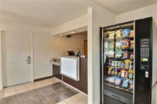 Travelodge by Wyndham Brattleboro VT