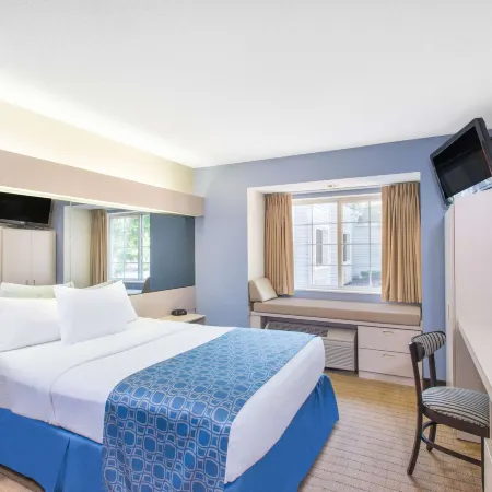 Microtel Inn & Suites by Wyndham Seneca Falls