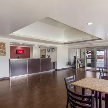 Red Roof Inn & Suites Brunswick I-95