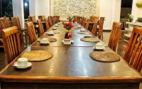 Puri Saron Senggigi Hotel - breakfast