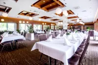 Hotel Platan Hotels in Kowale