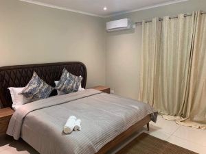 Executive 3 Bedrooms Fully Furnished Apartment Close to Amenities