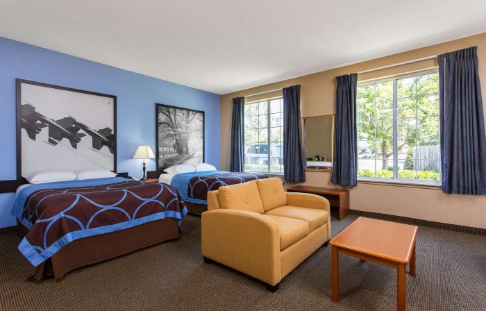 Super 8 by Wyndham Smithfield/Selma