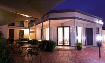 The Waverley International Hotel