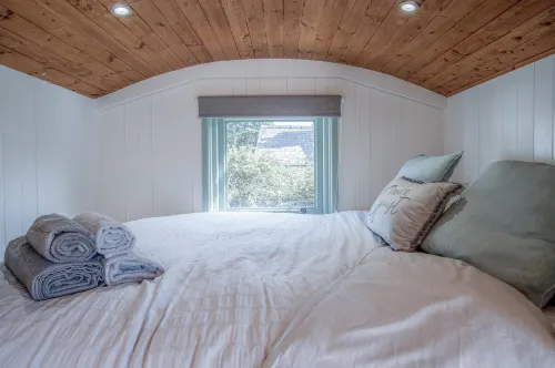 Willow - 1 Bedroom Shepherd's Hut - Amroth