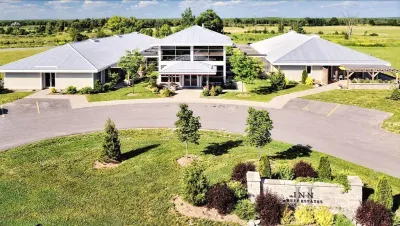 Huff Estates Inn & Winery Hotels near Sir John A Macdonald Sculpture Holding Court