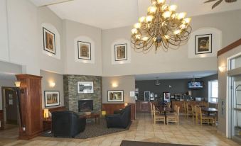 Lakeview Inns & Suites - Fort Nelson