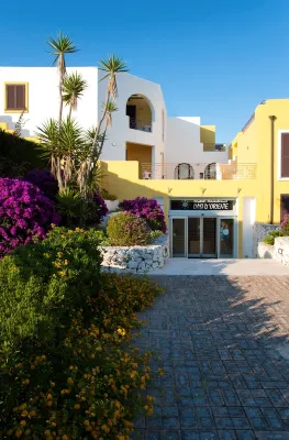 Oasi d'Oriente Hotels near Spiaggia Porto Miggiano