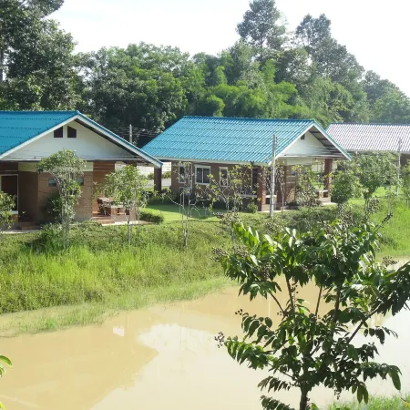 I Din Lake View Resort Nakhon Nayok Отели рядом с достопримечательностью «Водопад Ланрак»