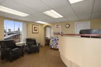 Super 8 by Wyndham Austin Downtown/Capitol Area