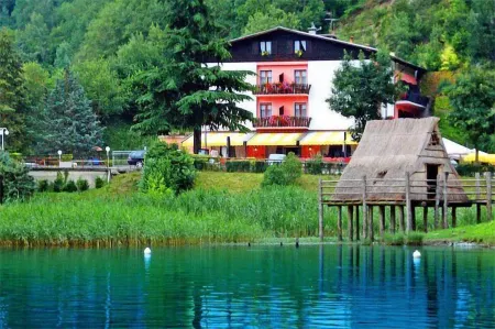 Hotel Cima d'Oro Отели в г. Ledro