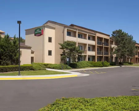 Courtyard Chicago Glenview/Northbrook Hotels in Glenview