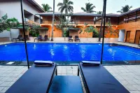 Majestic Eco Comforts - Swimmingpools