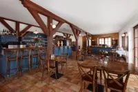 Hotel U Kata - bar