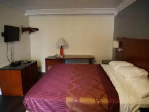 Chateau Inn & Suites Hotels in Downey