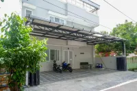 RedDoorz Syariah near Gerbang Tol Krapyak 2 Semarang Hotel di Semarang Barat