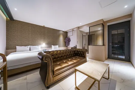 Hound Hotel Seomyeon-Beomcheon