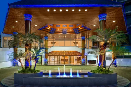 Le Meridien Jakarta Отели рядом с достопримечательностью «Senayan Madya Stadium»