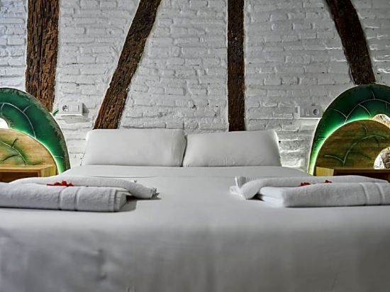 Pensión AliciaZzz Bed and Breakfast Bilbao