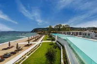 Mount Athos Resort - Infinity Pools