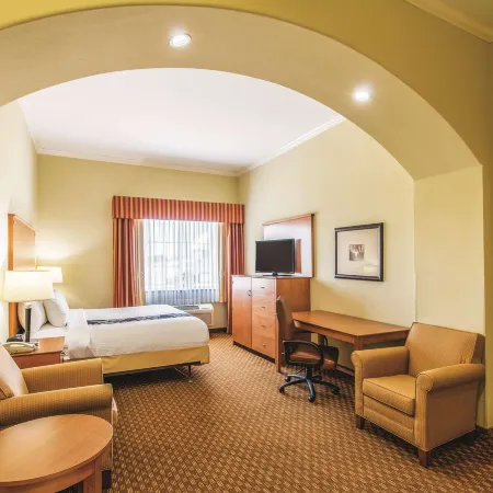 La Quinta Inn & Suites by Wyndham Bridgeport