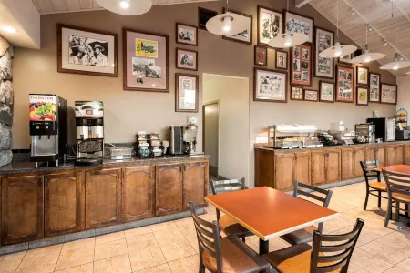 Best Western  Frontier Motel Отели в г. Лон Пайн