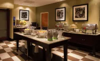 Hampton Inn by Hilton Torreon-Airport Galerias - sarapan