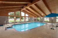 AmericInn by Wyndham Bemidji - مسبح